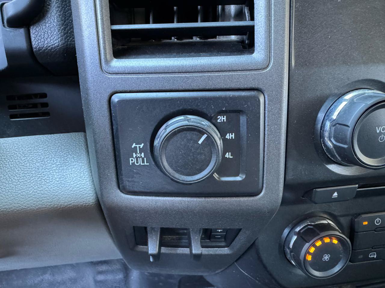 Used 2018 Ford F250 XL w/ STX Appearance Package AWD/4WD image 15