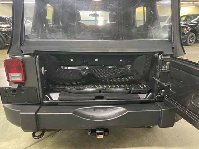 Used 2018 Jeep Wrangler Unlimited Sport w/ Connectivity Group AWD/4WD image 16