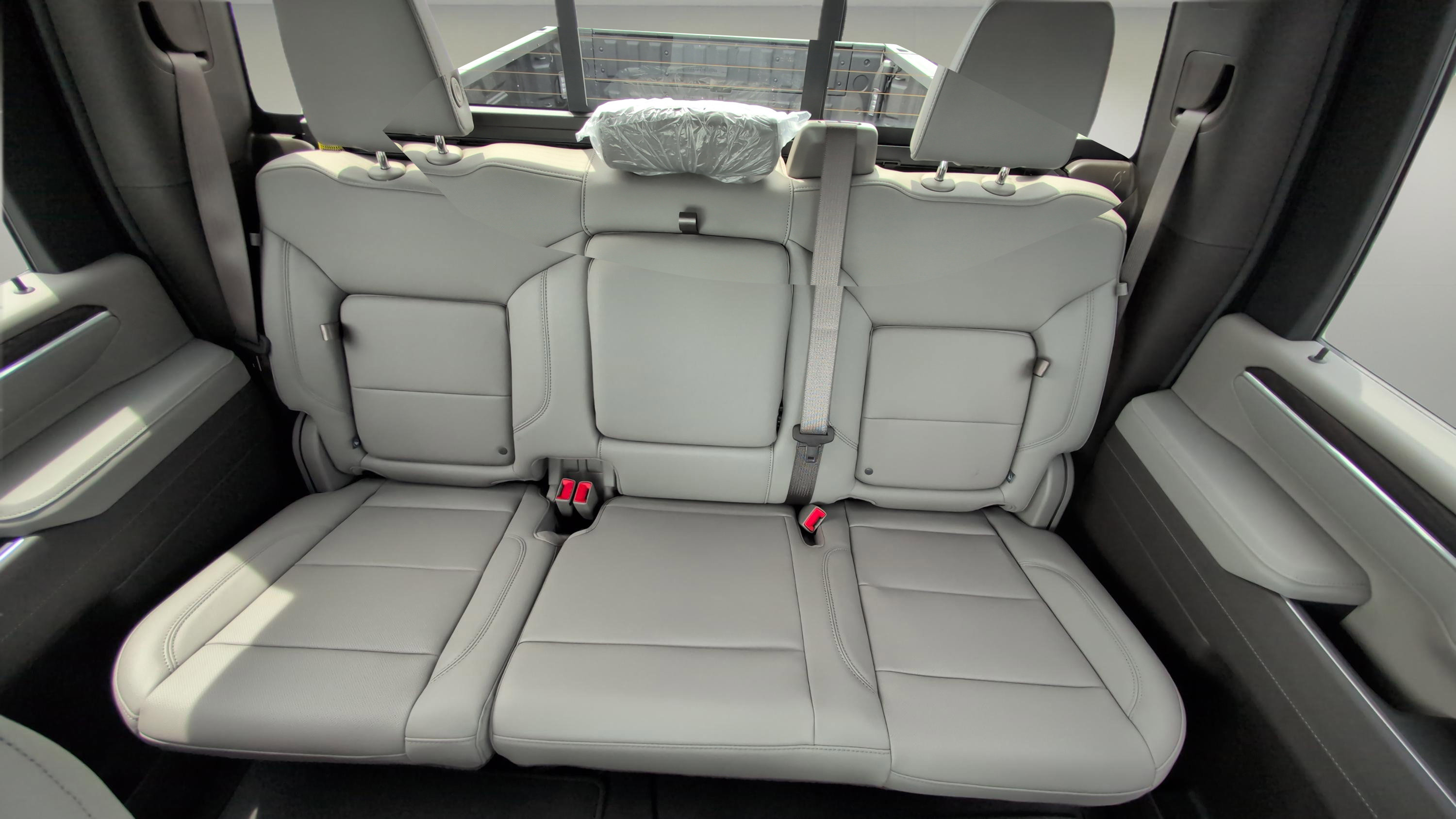 New 2025 GMC Sierra 2500 SLT w/ SLT Convenience Package image 14