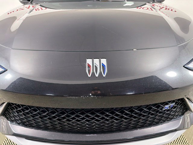 Used 2024 Buick Envista Sport Touring w/ Convenience I Package FWD image 4