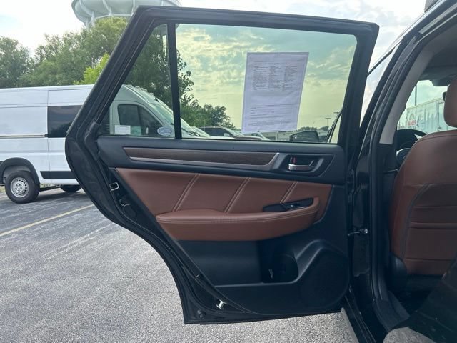 Used 2017 Subaru Outback 2.5i Touring w/ Popular Package #5A AWD/4WD image 13