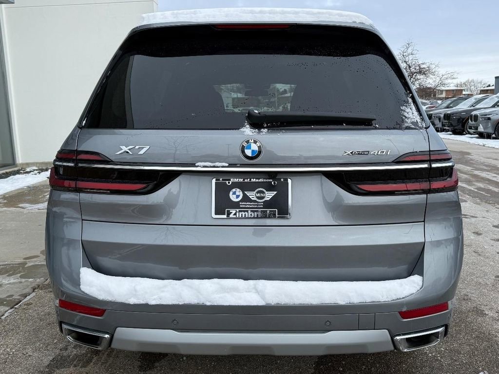 Used 2024 BMW X7 xDrive40i w/ Executive Package image 4