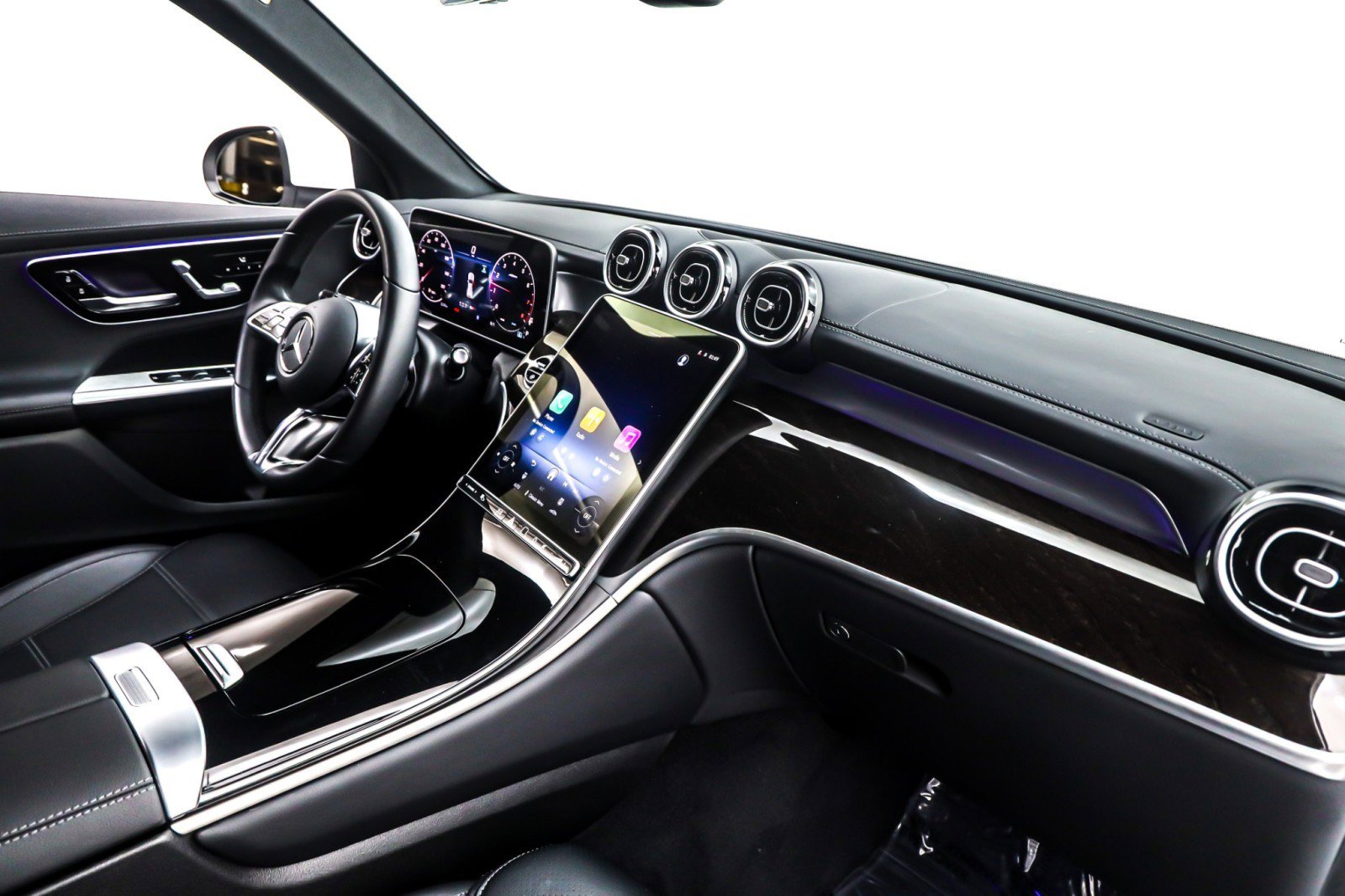 Certified 2025 Mercedes-Benz GLC 300 image 18