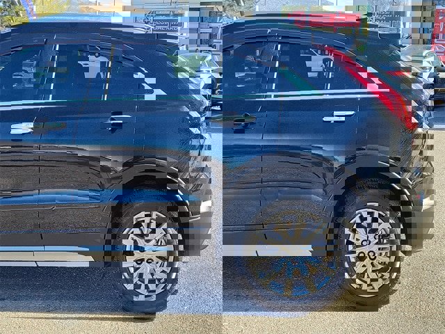 Used 2019 Cadillac XT4 Premium Luxury image 6