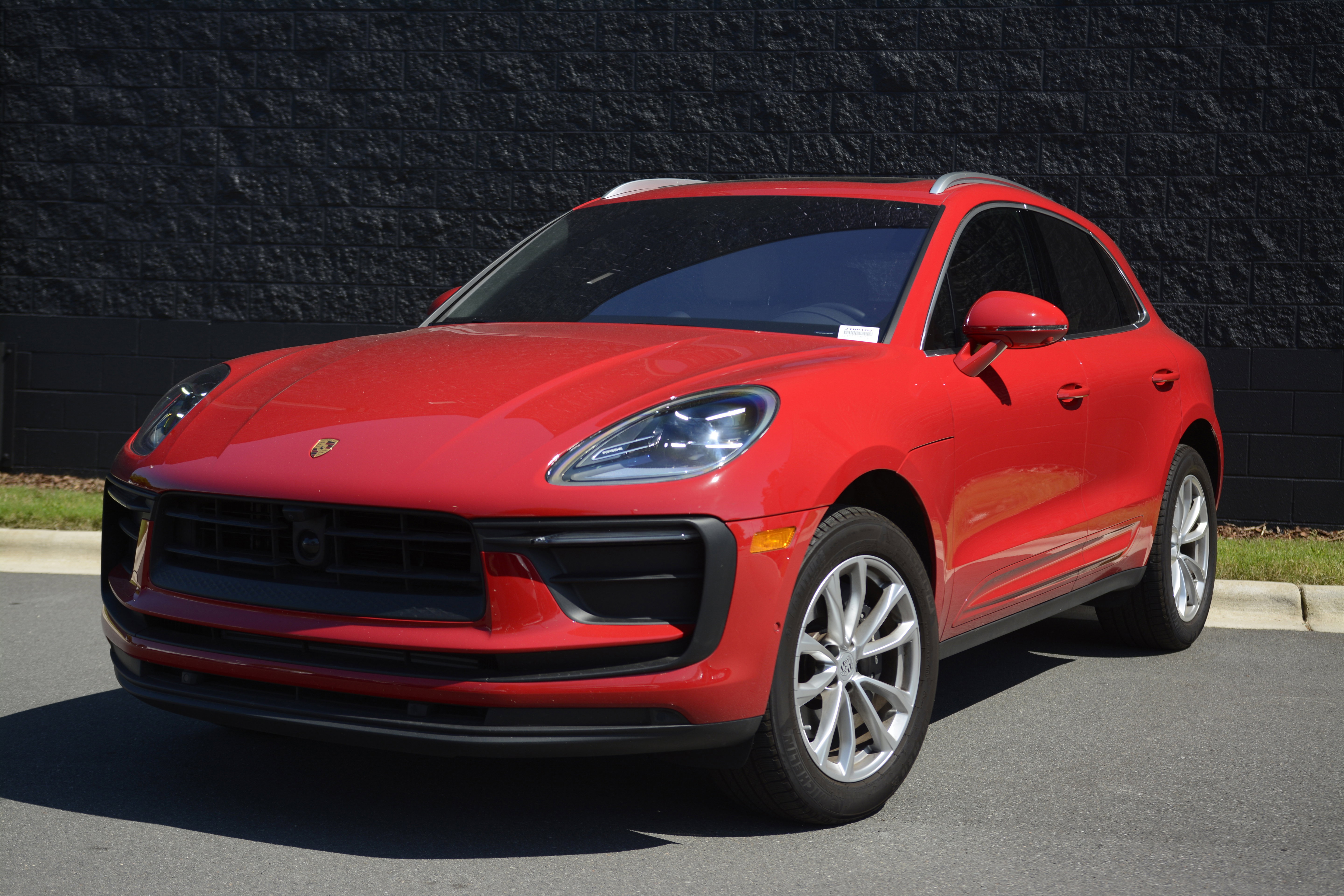 Used 2026 Porsche Macan AWD/4WD image 42