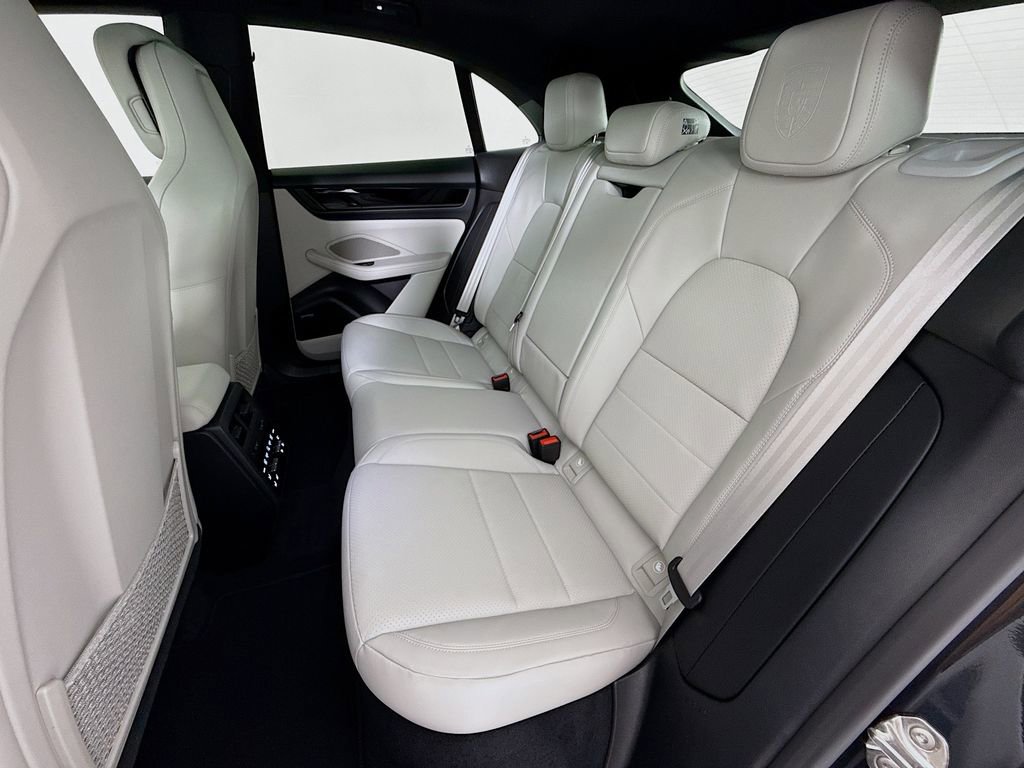 New 2026 Porsche Macan Electric image 26