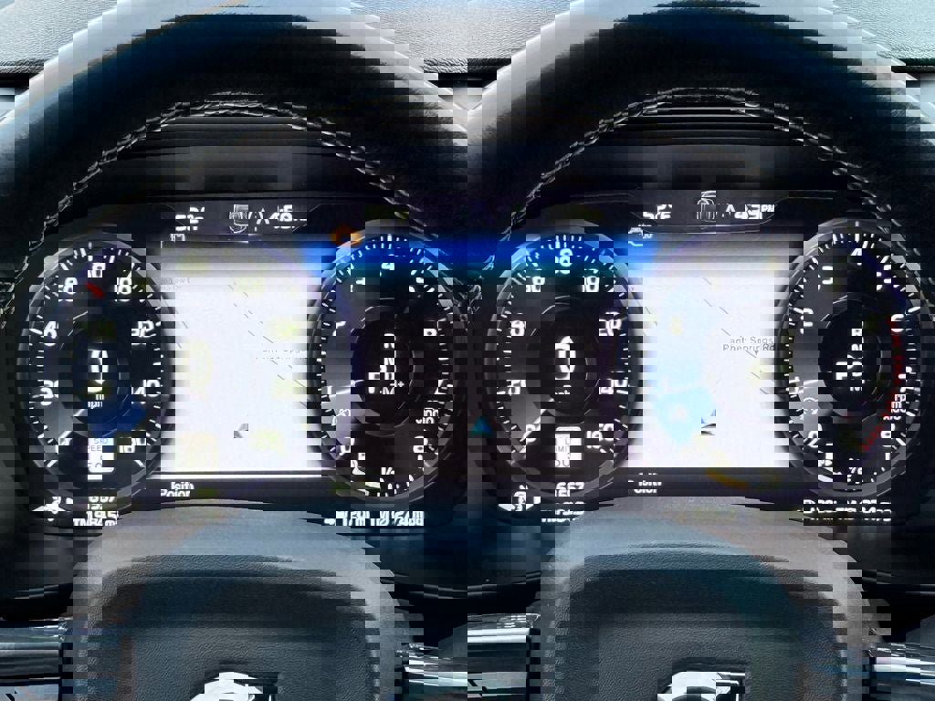 Used 2021 Volvo XC40 T4 R-Design w/ Advanced Package image 20