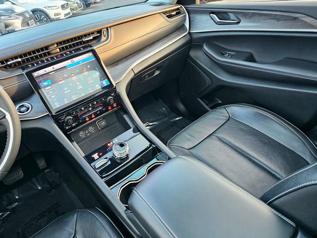 Used 2023 Jeep Grand Cherokee L Limited w/ Luxury Tech Group II image 35