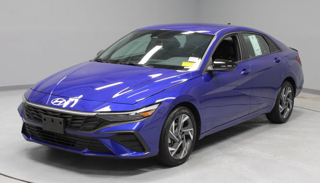 Used 2025 Hyundai Elantra Sport FWD image 6
