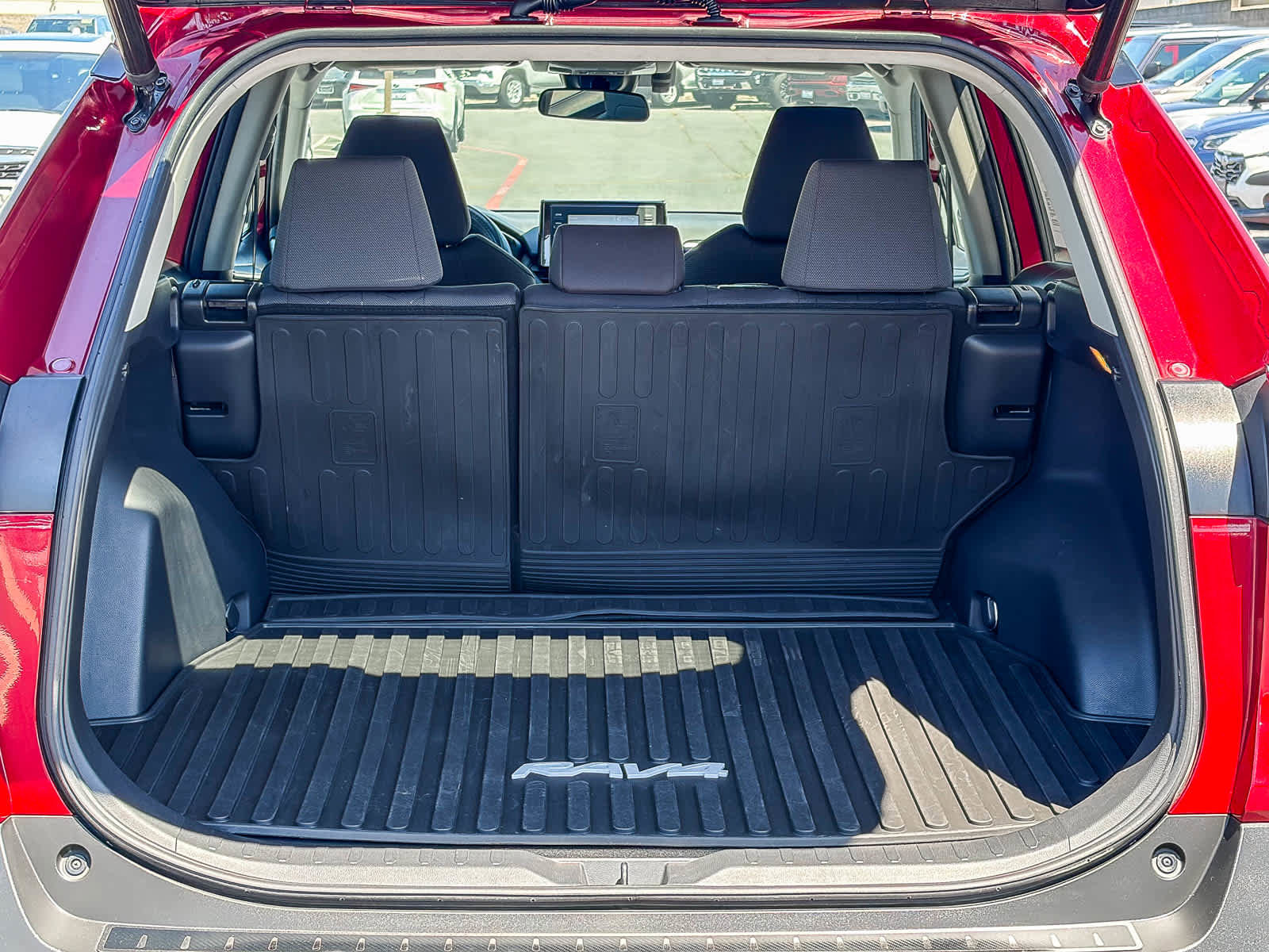 Used 2020 Toyota RAV4 XLE w/ Convenience Package AWD/4WD image 26