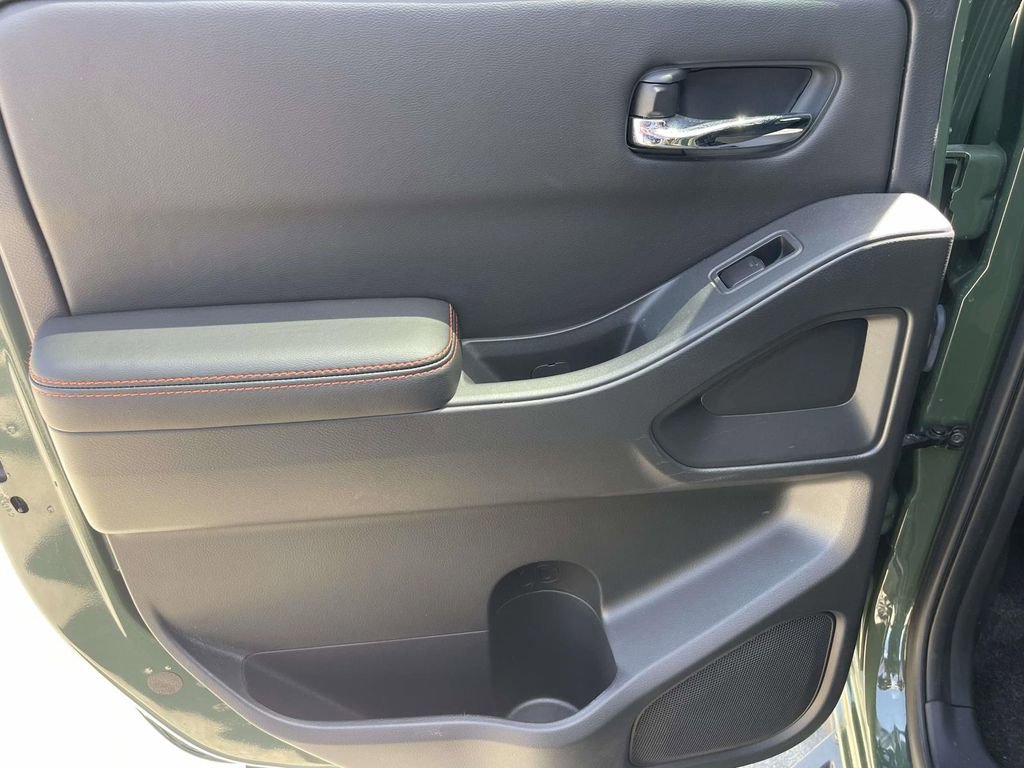 Used 2025 Nissan Frontier Pro-X w/ Pro Convenience Package image 13