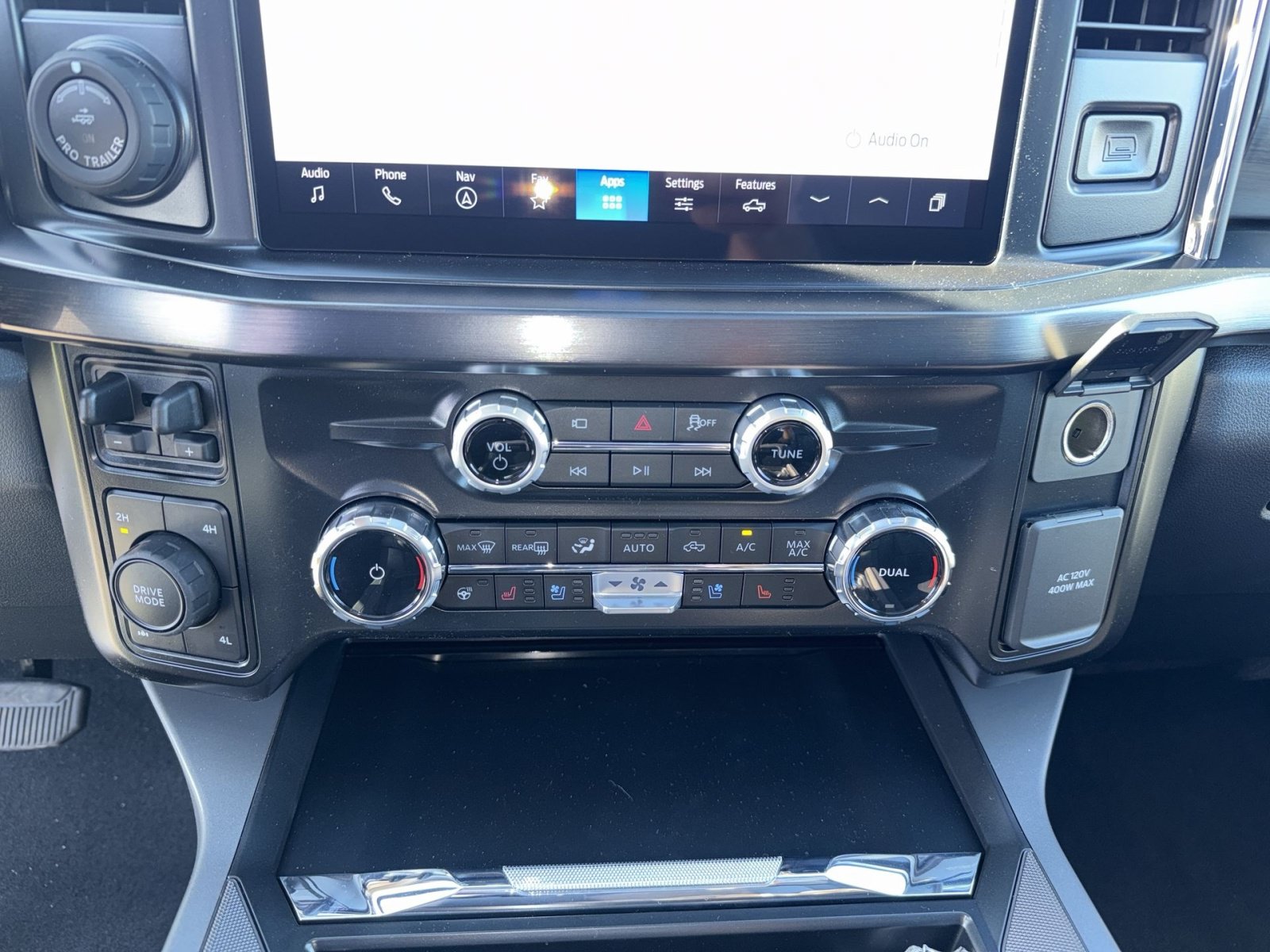 New 2026 Ford F250 Lariat w/ Black Appearance Package AWD/4WD image 25