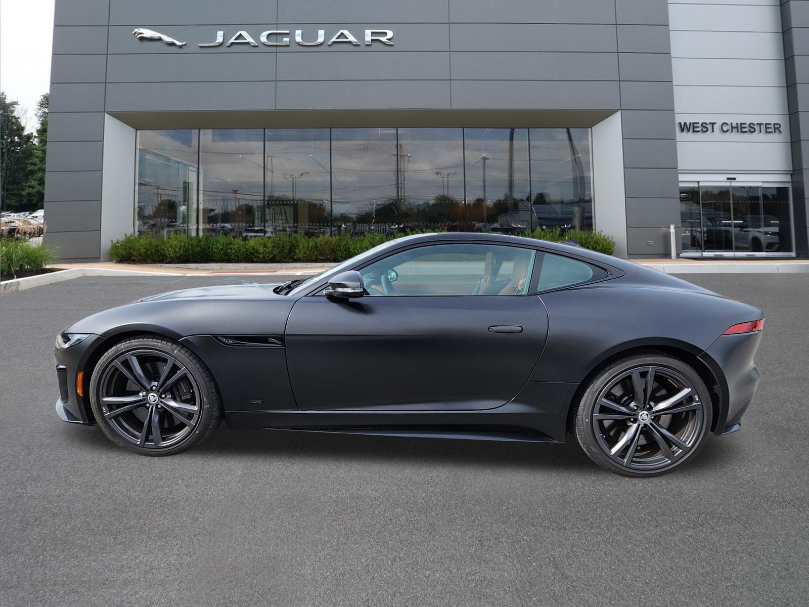 Used 2024 Jaguar F-TYPE R AWD/4WD image 5