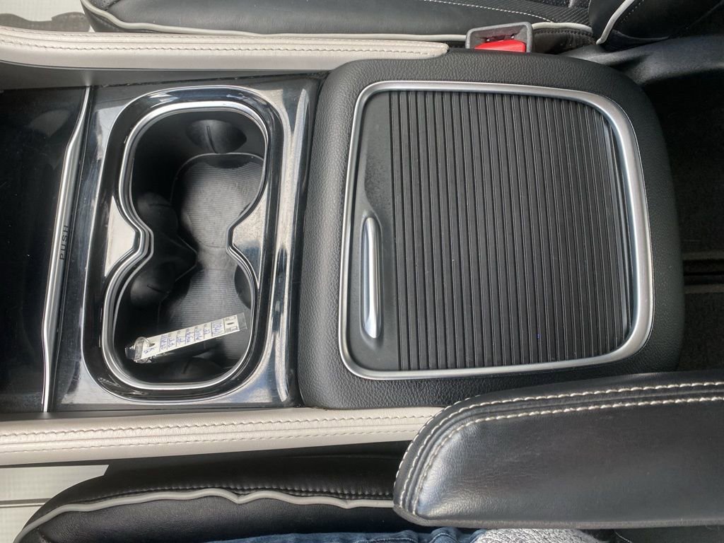 Used 2022 Chrysler Pacifica Limited image 25