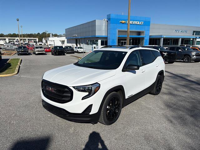 Used 2021 GMC Terrain SLE w/ Driver Convenience Package FWD image 3