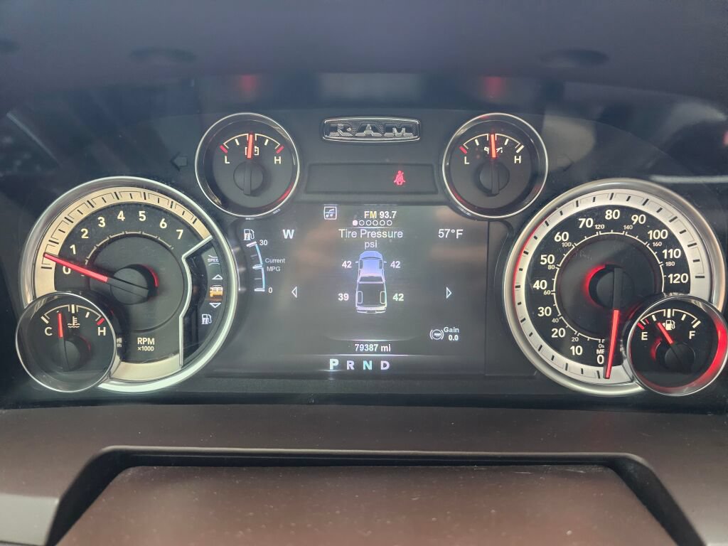 Used 2017 RAM 1500 Laramie w/ Convenience Group AWD/4WD image 24