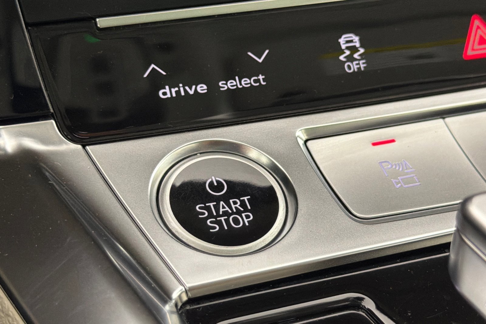 Used 2023 Audi e-tron Premium Plus AWD/4WD image 22