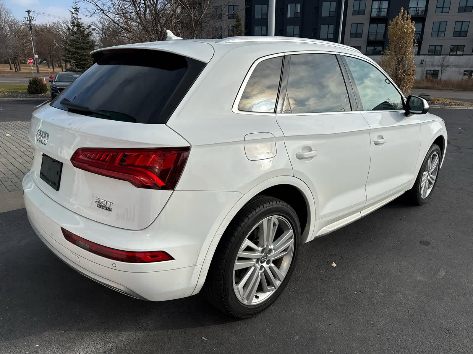 Used 2018 Audi Q5 2.0T Premium Plus w/ Premium Plus Package image 3