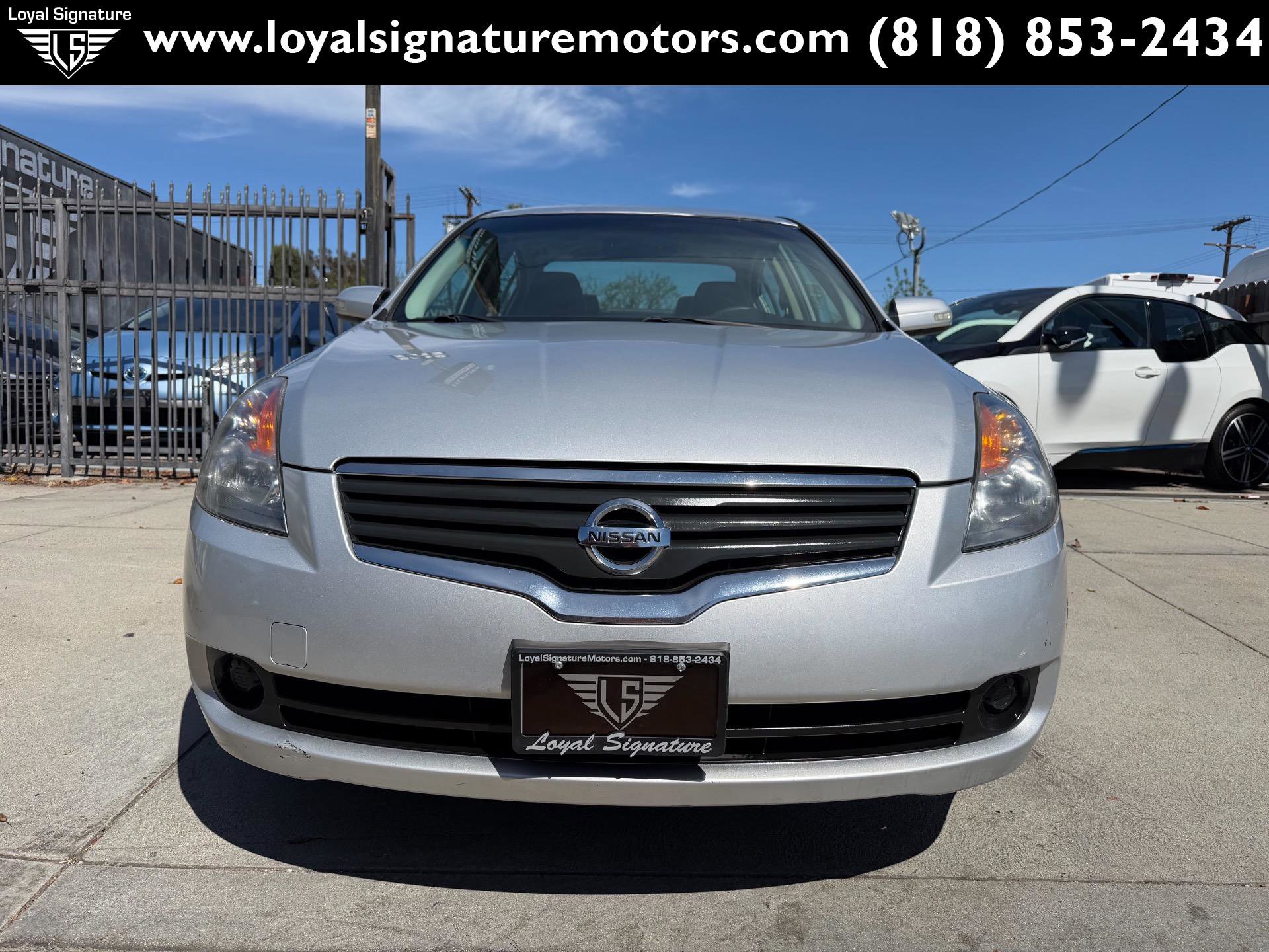 Used 2008 Nissan Altima Hybrid Sedan w/ Technology Pkg FWD image 2