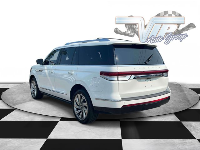 Used 2023 Lincoln Navigator Reserve AWD/4WD image 6