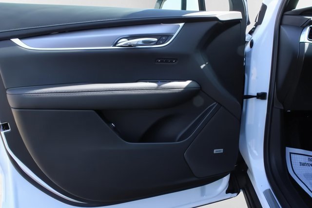 New 2025 Cadillac XT6 Luxury image 21