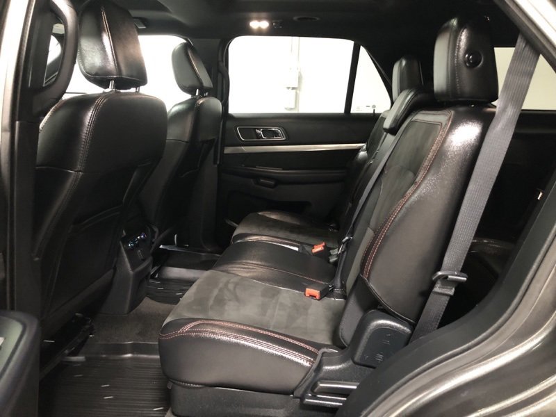 Used 2018 Ford Explorer XLT w/ Equipment Group 202A image 17