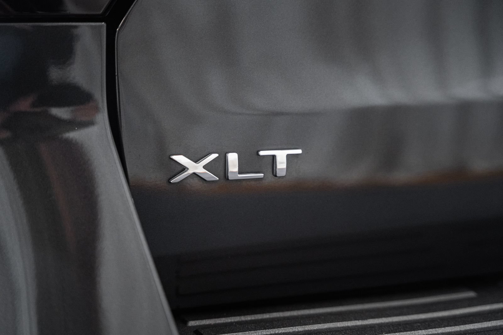 Used 2023 Ford Expedition XLT AWD/4WD image 10
