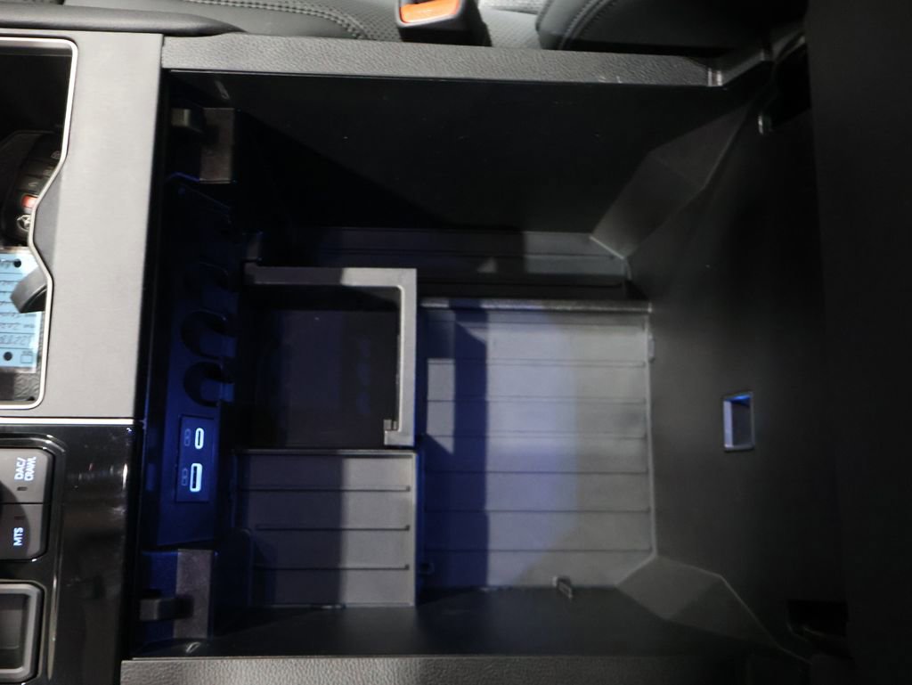 Used 2024 Toyota Tundra Limited image 33