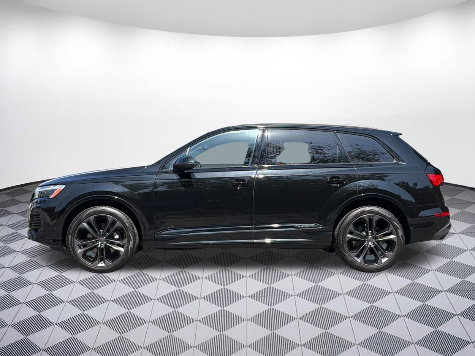 Used 2026 Audi Q7 3.0T Premium Plus w/ Premium Plus Package AWD/4WD image 2