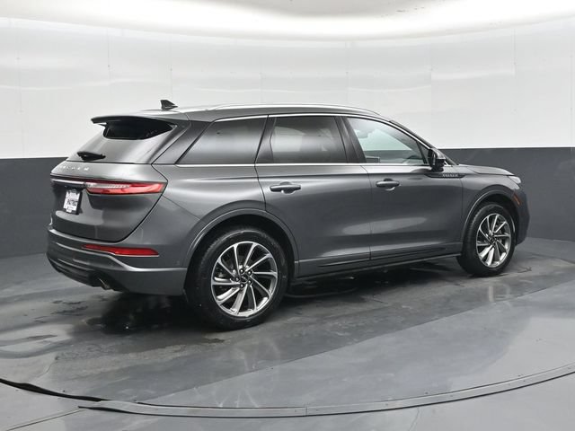 Used 2022 Lincoln Corsair Grand Touring AWD/4WD image 3