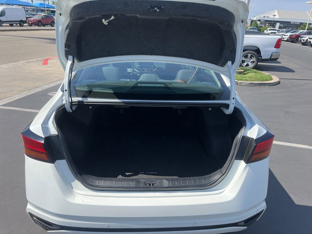 Used 2025 Nissan Altima 2.5 SV FWD image 32