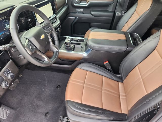 Used 2024 Chevrolet Silverado 1500 High Country w/ Technology Package RWD image 4