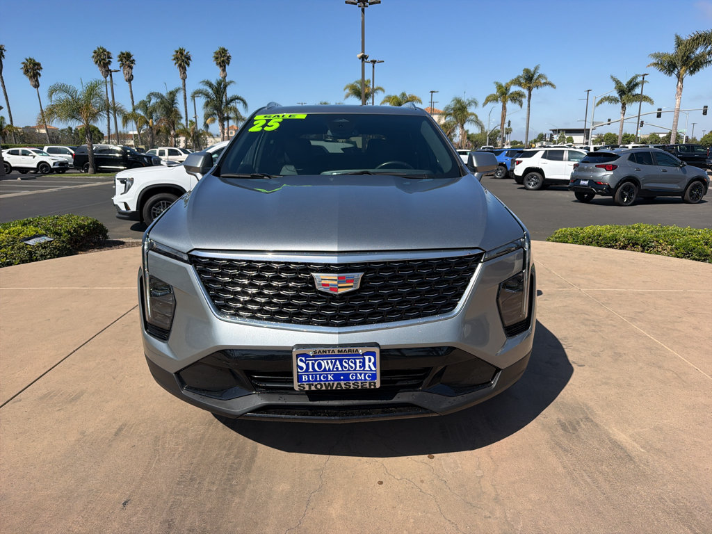 Used 2025 Cadillac XT4 Premium Luxury FWD image 2
