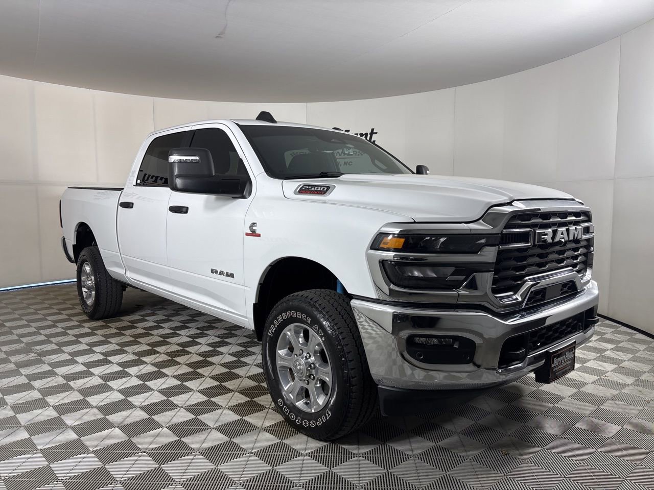 Used 2025 RAM 2500 Big Horn AWD/4WD image 3