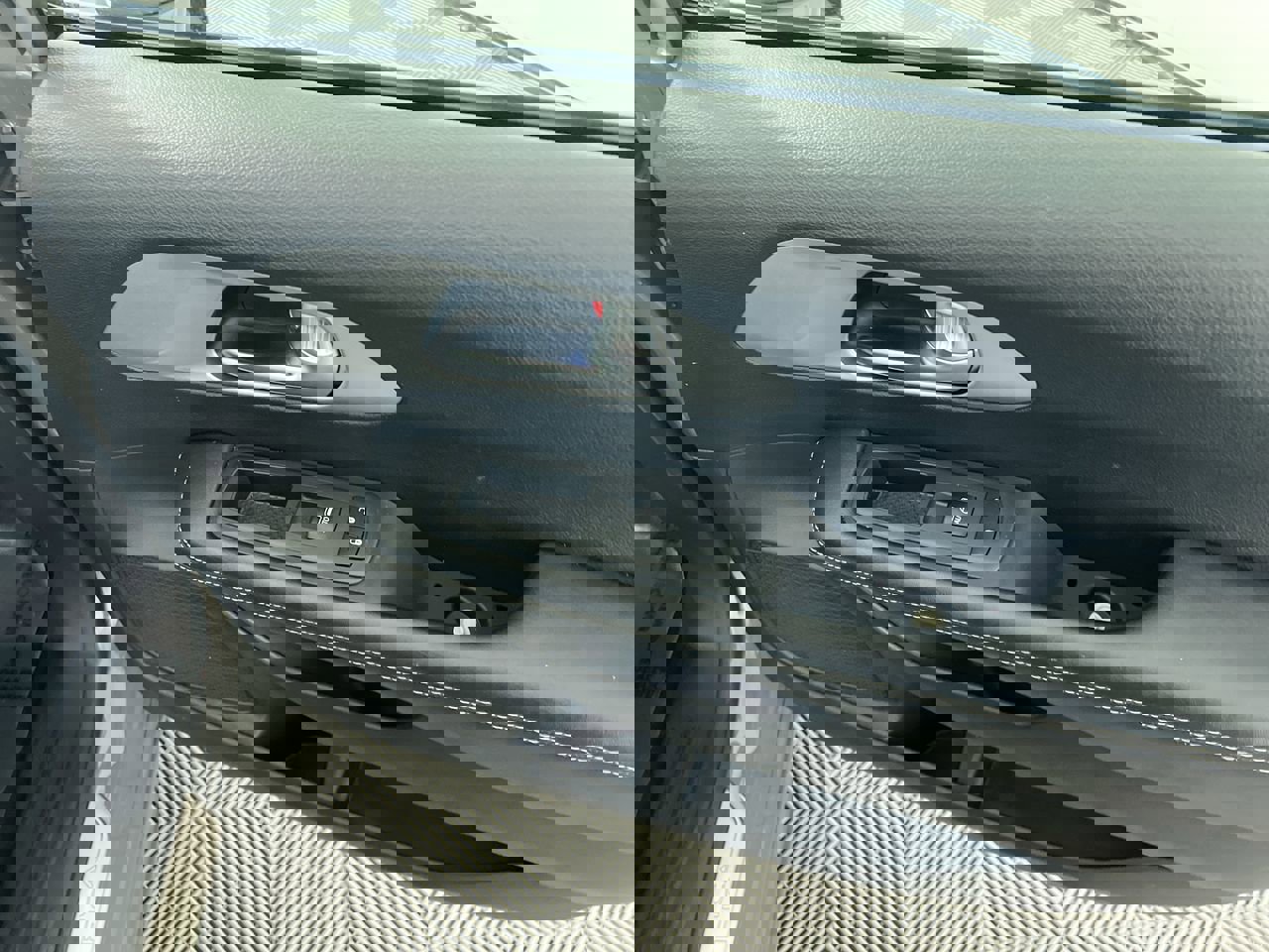 Used 2021 Chrysler Pacifica Touring-L w/ S Appearance Package image 29