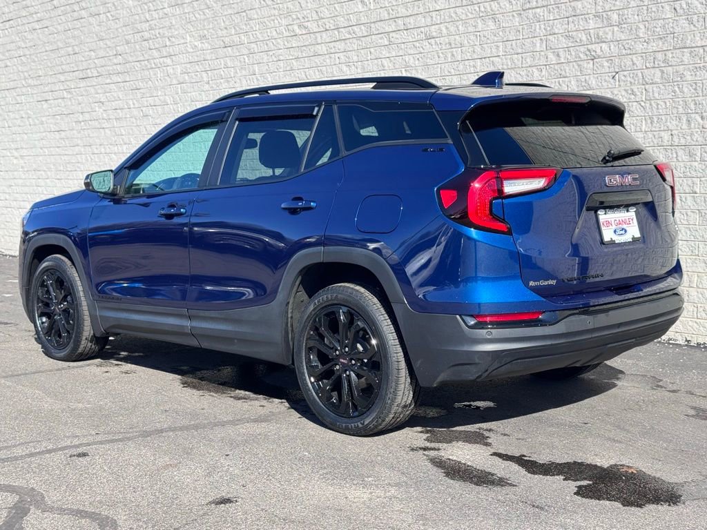 Used 2022 GMC Terrain SLE w/ Driver Convenience Package image 13