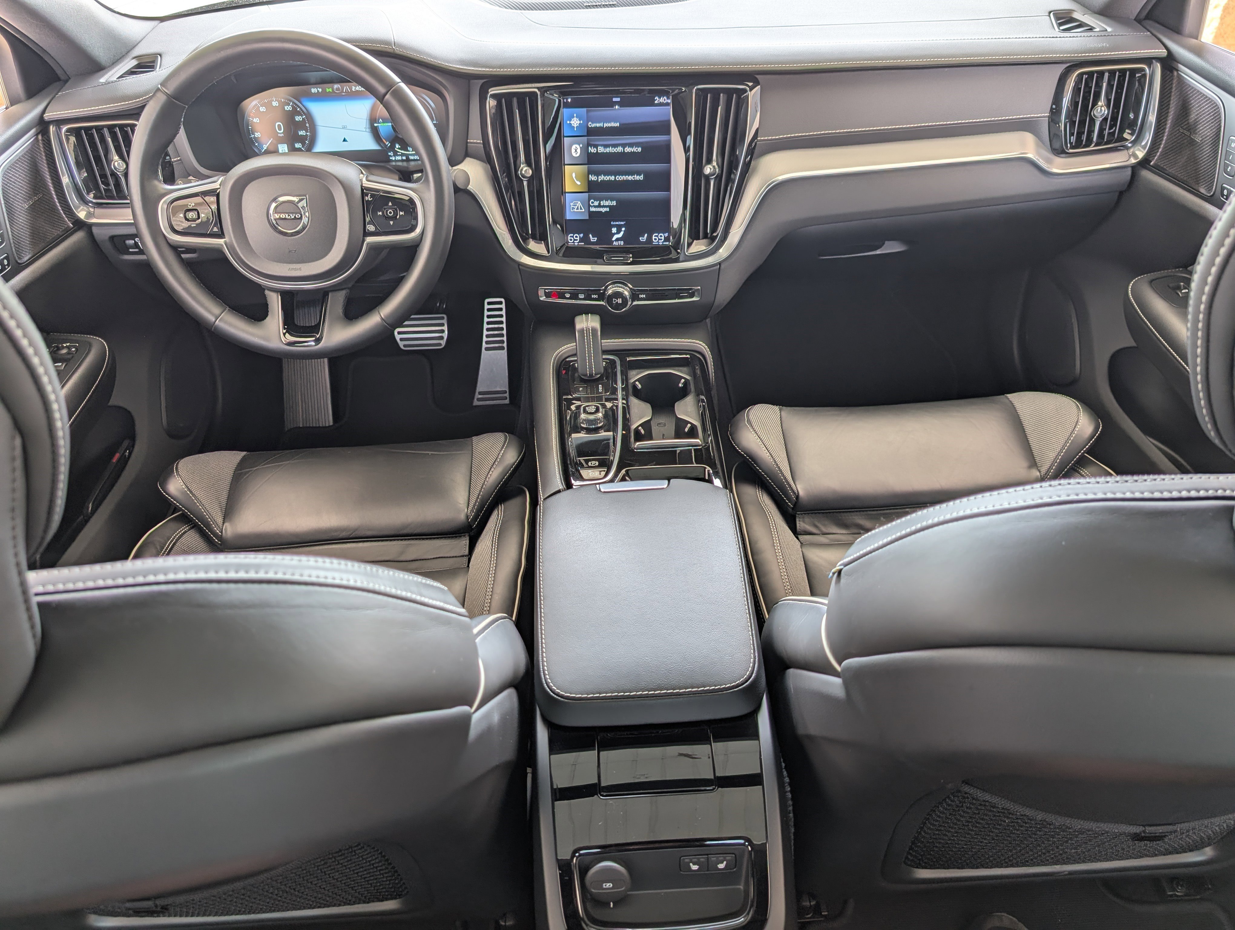 Used 2022 Volvo S60 T8 R-Design image 23