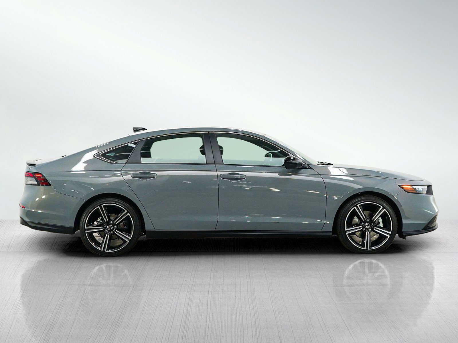 Used 2025 Honda Accord Sport image 6