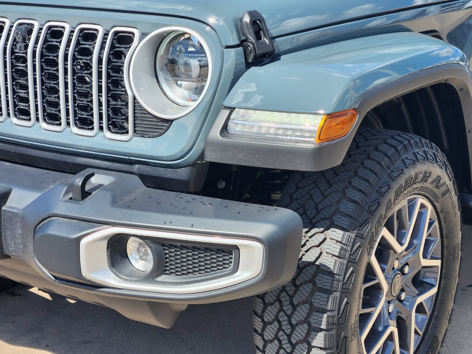 New 2026 Jeep Wrangler Unlimited Sahara AWD/4WD image 9