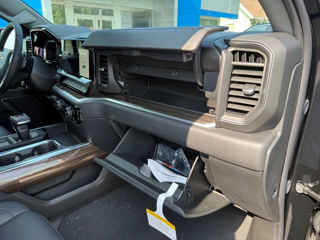 New 2026 Chevrolet Silverado 1500 LT w/ Z71 Off-Road Package AWD/4WD image 46