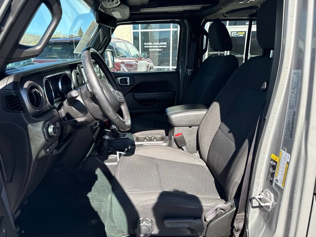Used 2023 Jeep Wrangler Unlimited w/ Sun & Screen Package AWD/4WD image 9