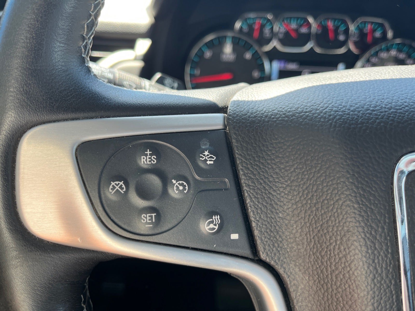 Used 2017 GMC Yukon SLT AWD/4WD image 27