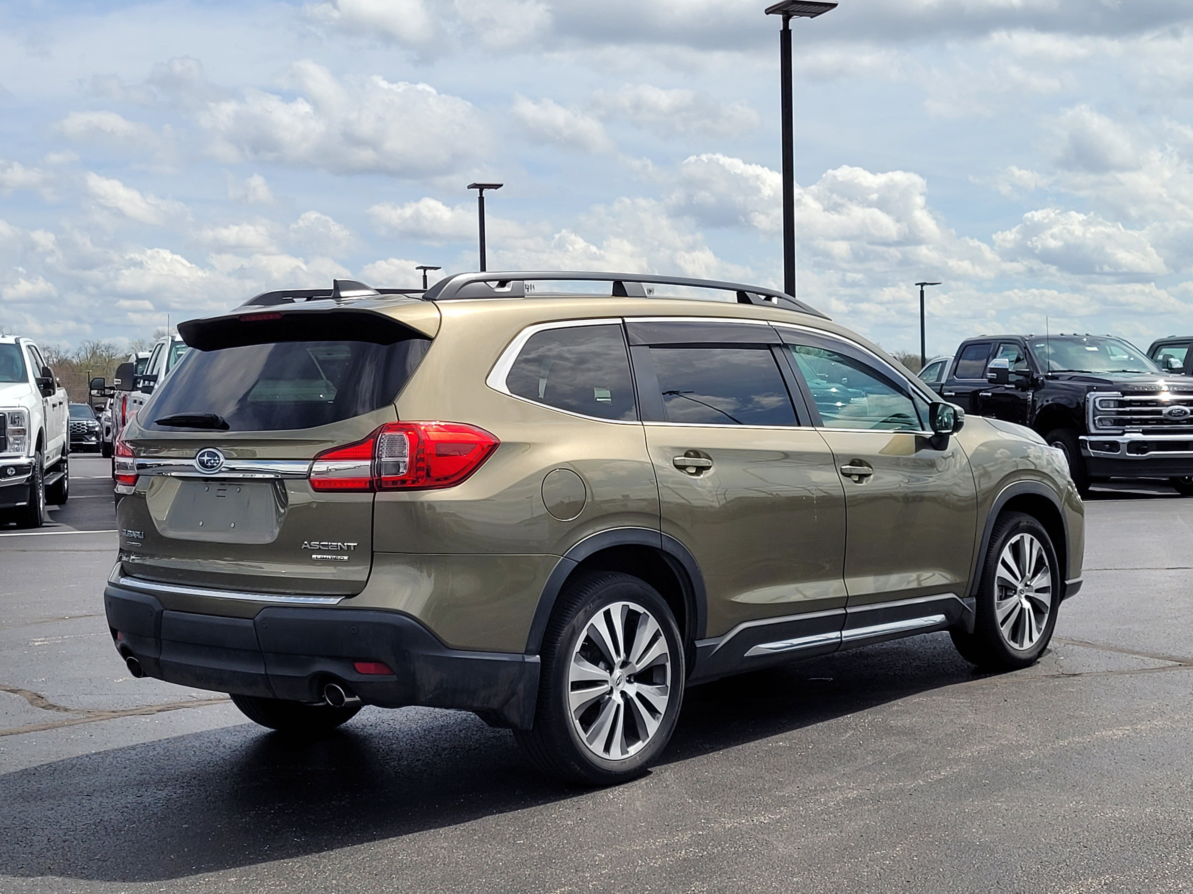 Used 2022 Subaru Ascent Limited w/ Technology Package image 4