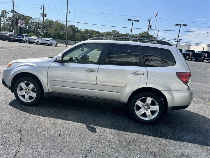 Used 2010 Subaru Forester 2.5X Limited AWD/4WD image 11