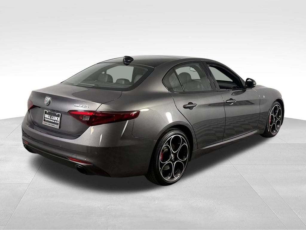 Used 2023 Alfa Romeo Giulia Ti w/ Active Assist Plus Package RWD image 8
