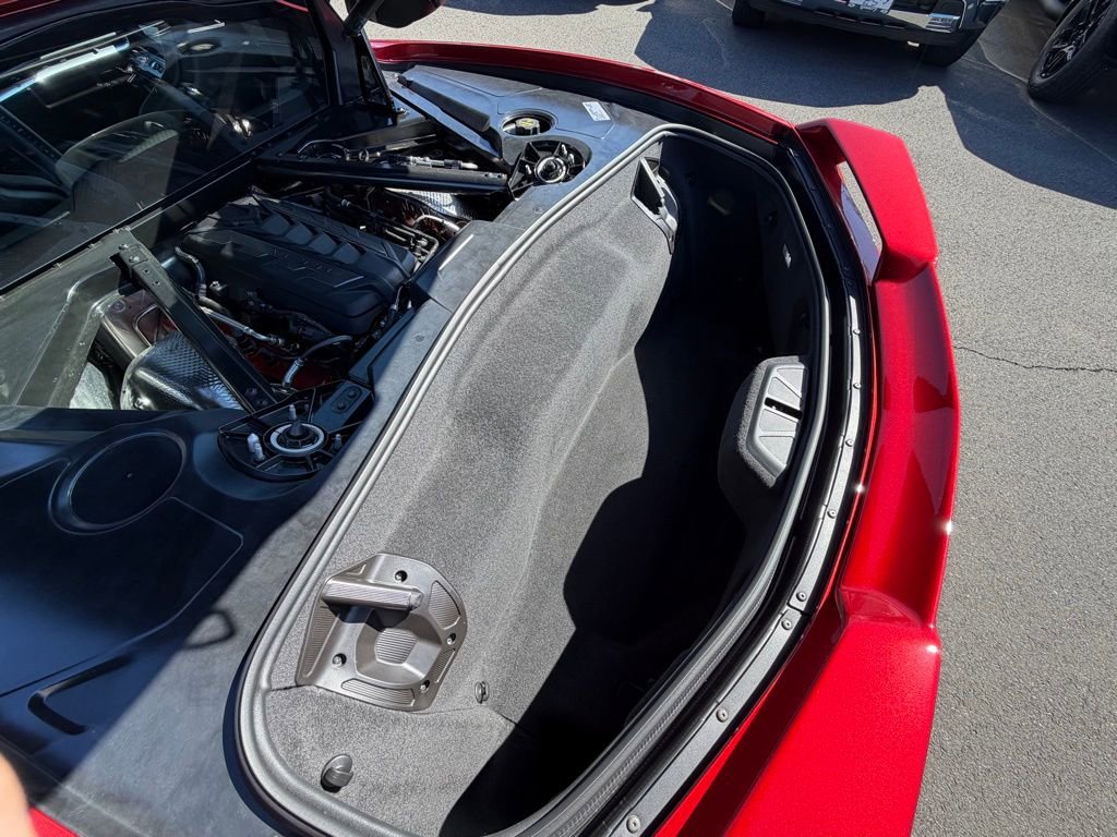 Used 2024 Chevrolet Corvette Stingray Preferred Cpe w/ Z51 Performance Package image 3