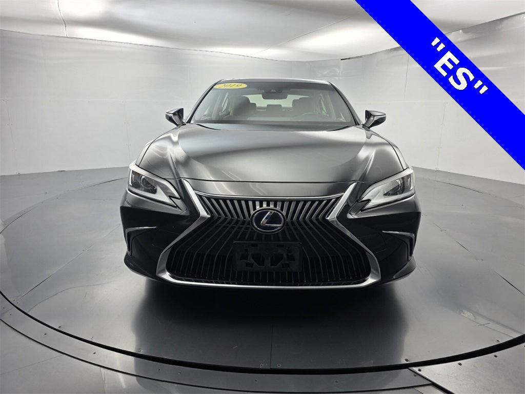 Used 2019 Lexus ES 300h image 2