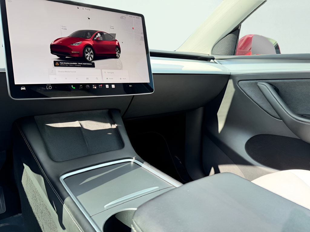 Used 2023 Tesla Model Y Long Range AWD/4WD image 45