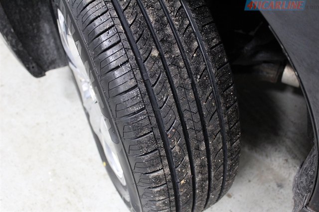 Used 2017 Chevrolet Equinox LT w/ Convenience Package image 3