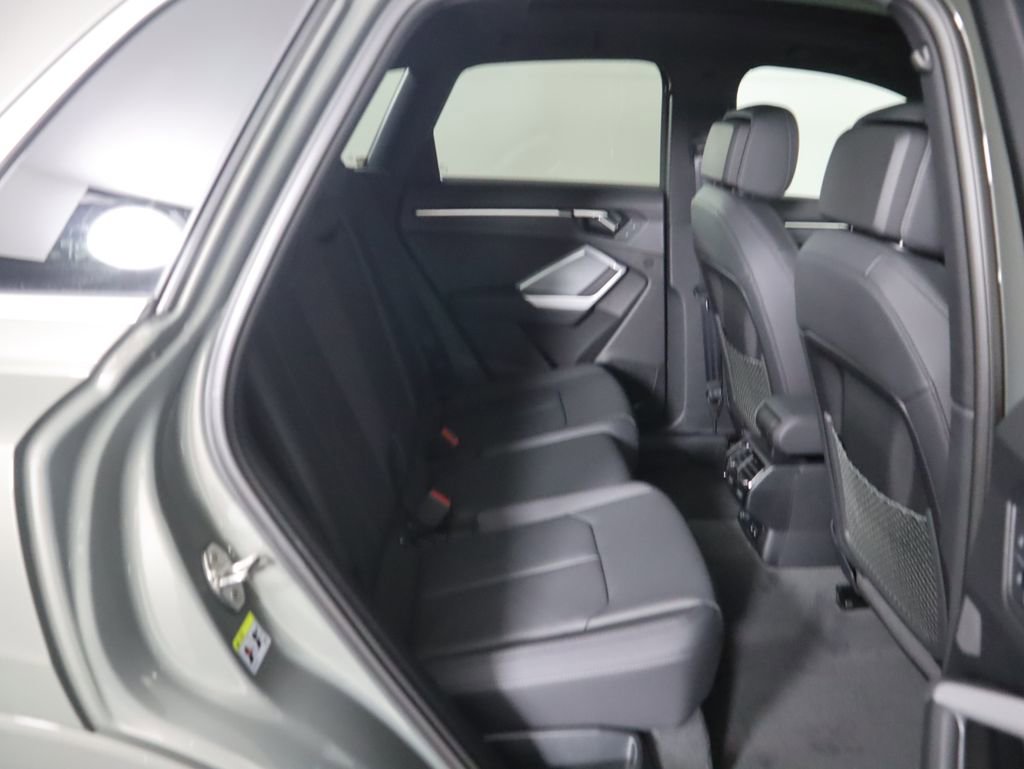 Used 2025 Audi Q3 2.0T Premium w/ Convenience Package image 24